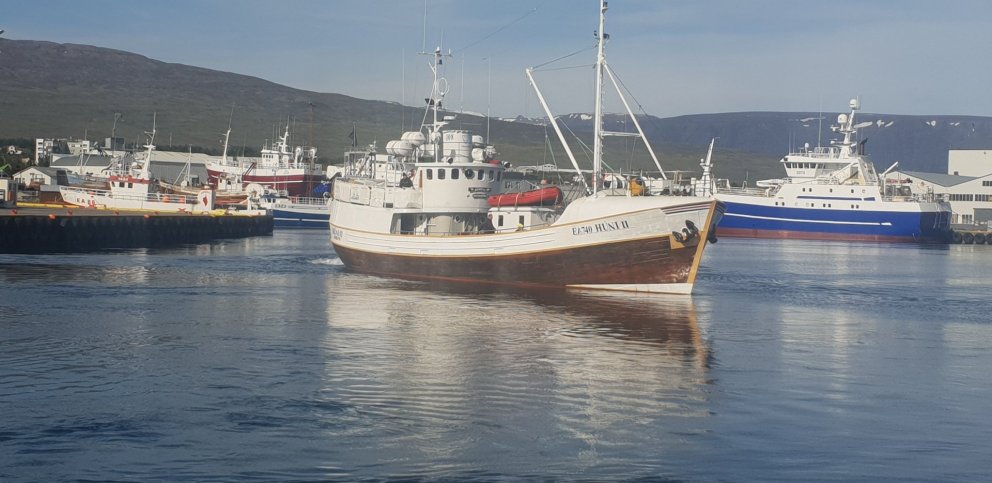 Við byggjum Húna aftur.