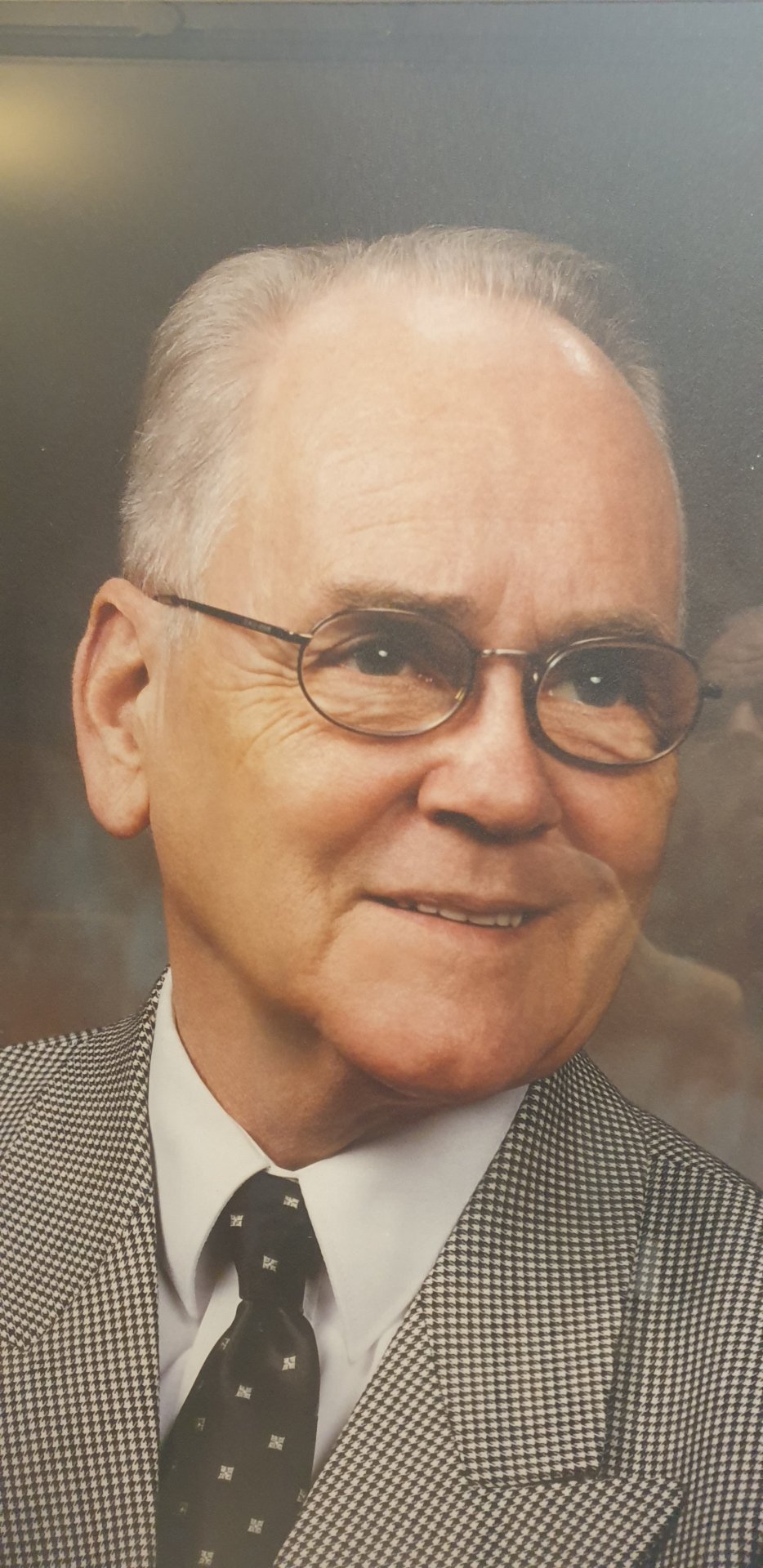 Stofnandi Iðnaðrasafnsins á Akureyri.
          Jón Arnþórsson.