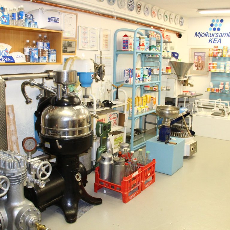 Hollvinakaffi föstudaginn kl 10.00